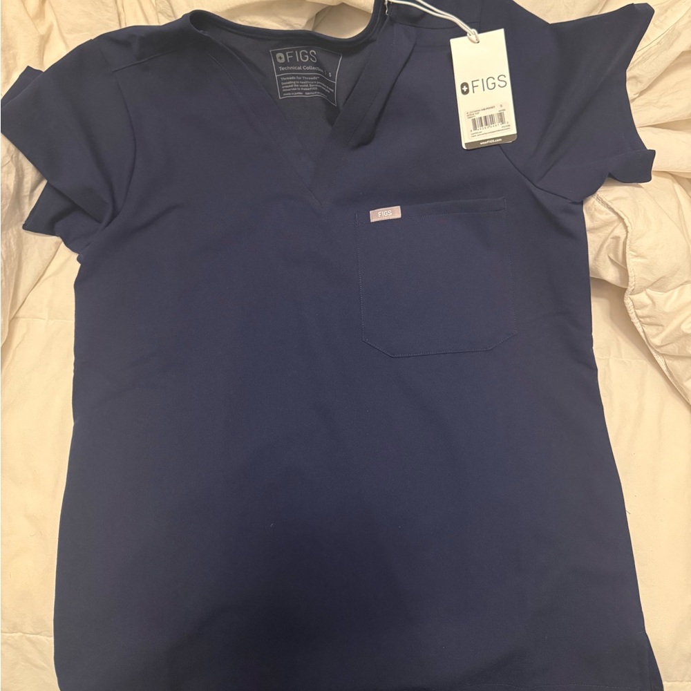figs scrub top